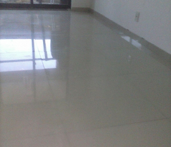 Revestimento, em apartamento, com porcelanato. Revestimento, em apartamento, com porcelanato.